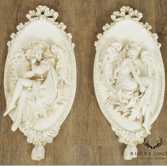 SET of 2 Vintage Set Renaissance Ornate Sculptured Wall Plaques/ Sconces - Picture 10 of 12